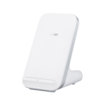 شارژر وایرلس و استند وان پلاس OnePlus AIRVOOC Wireless Charger توان 50 وات شارژهای وایرلس با توجه به راحتی در استفاده می توانند جایگزین مناسبی برای شارژهای دیواری باشند. وان پلاس تصمیم گرفته تا با طراحی شارژر وایرلس OnePlus AIRVOOC یک محصول چند منظوره ارائه کند که هم می‌تواند به عنوان استند و هم به عنوان شارژ استفاده شود. این استند شارژر دارای قابلیت شارژ تا 50 وات است که با تکنولوژی وایرلس کار می‌کنند. مشخصات شارژر وایرلس OnePlus AIRVOOC شارژر بی سیم وان پلاس AIRVOOC پلاستیک مقاوم PC ساخته شده که در برابر ضربه و گرما مقاوم است. ایعاد این محصول برابر با 89*70*118 میلی متر بوده و دارای وزن 180 گرمی می باشد. ساختار سیم پیچ هایی که برای شارژ بی سیم تعبیه شده اند به صورت دو گانه است تا به راحتی به صورت عمودی یا افقی گوشی را روی شارژر قرار دهید و نگران قطع و وصل شدن شارژ نباشید. با توجه به پشتیبانی شارژر بی سیم شارژر وایرلس OnePlus AIRVOOC از پروتکل شارژ Qi (شارژ وایرلس) شما می‌توانید هر دستگاهی که از این فناوری پشتیبانی کند را با این شارژر شارژ کنید. شارژر وان پلاس توان شارژ خود را با گوشی شما منطبق می کند. البته توجه داشته باشید تنها در صورتی که گوشی شما از قابلیت شارژ بی سیم پشتیبانی کند می توانید از شارژر وایرلس استفاده کنید. شارژر بی سیم وان پلاس AIRVOOC دارای حالت بی صدا بوده که با فعال کردن آن توان شارژر کم شده (زیر 15 وات) و فن داخلی آن نیز سرعت خود را کم کرده تا صدای آن به کمتر از 23 دسی بل برسد؛ بعلاوه چراغ نشانگر این شارژر وایرلس نیز کاهش پیدا می کند. از دیگر قابلیت های شارژر وایرلس OnePlus AIRVOOC می توان به تنظیم بازه زمانی برای خاموش شدن شارژر اشاره کرد. بعلاوه شارژر وان پلاس می تواند زمان عملیات شارژ را به خاطر سپرده و با آن سازگاری پیدا کند و در زمان های که معمولا از آن استفاده نمی شود به صورت خودکار به حالت بی صدا در بیایید. قابل ذکر است شما می توانید با استفاده از گارد و قاب های کمتر از 2 میلی متر ضخامت، بدون نیاز به در آوردن قاب به شارژ دستگاه حود بپردازید. استند و فن در شارژر وایرلس OnePlus AIRVOOC شارژر بی سیم وان پلاس AIRVOOC حالتی ایستاده با زاویه مشخص دارد و در نتیجه می‌تواند به عنوان استند مورد استفاده قرار گیرد. در این حالت حتی هنگام شارژ هم می‌توانید با گوشی خود کار کنید. نکته دیگری که در مورود شارژرهای وایرلس وجود دارد این است که احتمال داغ شدن و در نتیجه آسیب دیدن باتری را بالا می‌برند شارژر وایرلس OnePlus AIRVOOC مجهز به یک فن قدرتمند و بی صدا است تا نگرانی بابت داغ شدن نداشته باشید. صدای این شارژر در حالت عادی 32 دسی بل در فاصله 30 سانتی با شارژر بوده و در حالت بی صدا به 23 دسی بل در فاصله 30 سانتی متری می باشد. توان خروجی 50 واتی شارژر وایرلس OnePlus AIRVOOC از توان خروجی نهایت 50 وات پشتیبانی می کند و می تواند با سرعت بالایی گوشی شما را شارژ کند. البته باید توجه داشته باشید که گوشی شما نیز باید از این توان پشتیبانی کند در غیر اینصورت این شارژر گوشی شما را با توانی که نیاز دارد شارژ می کند. ولتاژ و شدت جریان ورودی این شارژر به شرح زیر است: 5V⎓4A 9V⎓2A 10V⎓6.5A 20V⎓3.25A Max شما با استفاده از درگاه تایپ سی که برای این محصول در نظر گرفته شده است می توانید این شارژر را به منبع برق (پریز برق) متصل کنید. سازگاری شارژر وایرلس OnePlus AIRVOOC می تواند دستگاه های OnePlus 10 Pro و OnePlus 9 Pro را با توان 50 وات شارژ کند. بعلاوه دستگاه OnePlus 8 Pro قابلیت شارژ 30 واتی را با این شارژ دارد.شما می توانید OnePlus 9 و دیگر دستگاه های سازگار با شارژ وایرلس را با توان 15 وات شارژ کنید. البته باید دستگاه شما از این قابلیت و توان پشتیبانی کند. اقلام همراه داخل بسته بندی این محصول علاوه بر استند و شارژر AIRVOOC یک عدد کابل 1 متری تایپ سی و دفترچه راهنما وجود دارد.